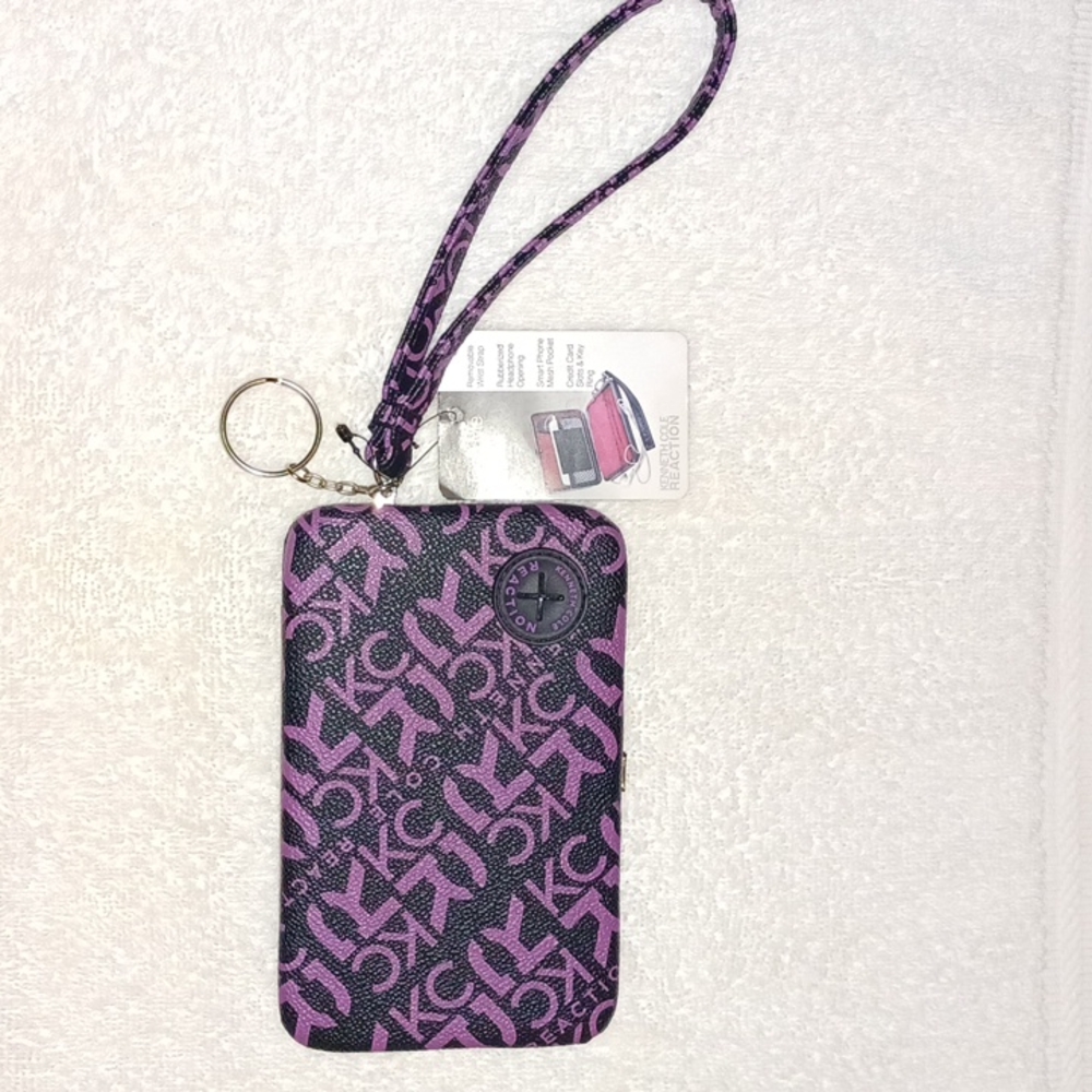 Kenneth Cole Reaction Tech Me Out Wrislet Cellphone Case Wallet